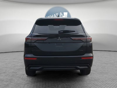 2026 Mitsubishi Outlander LE