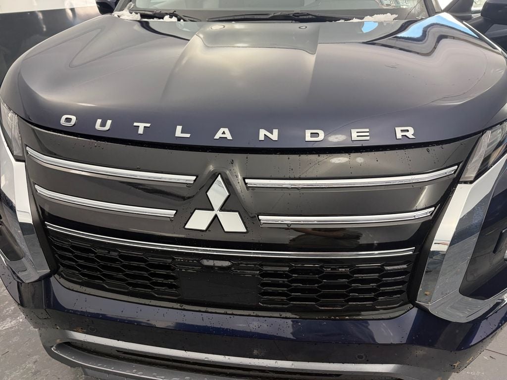 2026 Mitsubishi Outlander SE