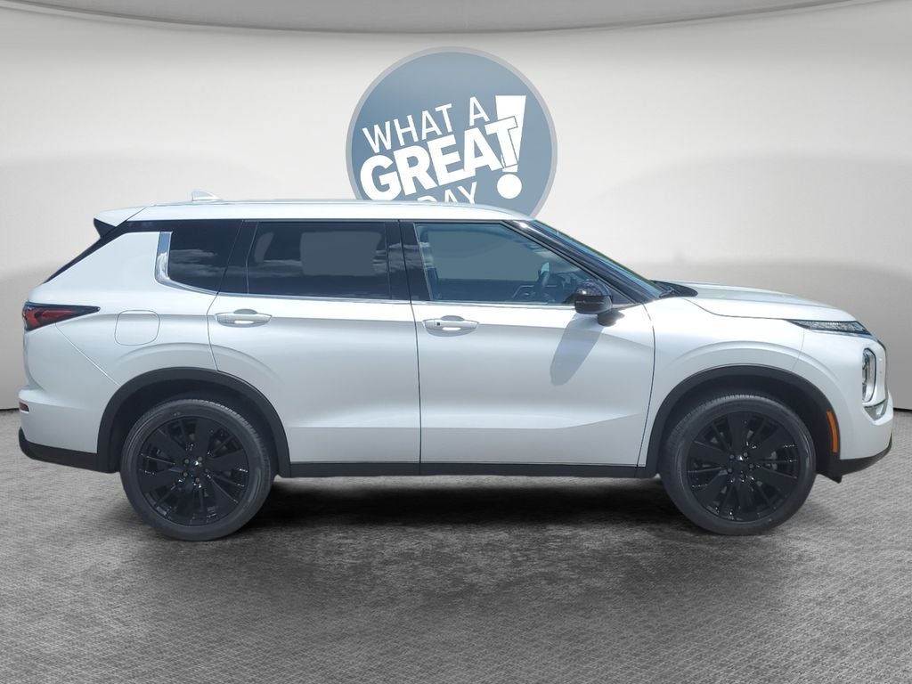 2026 Mitsubishi Outlander LE