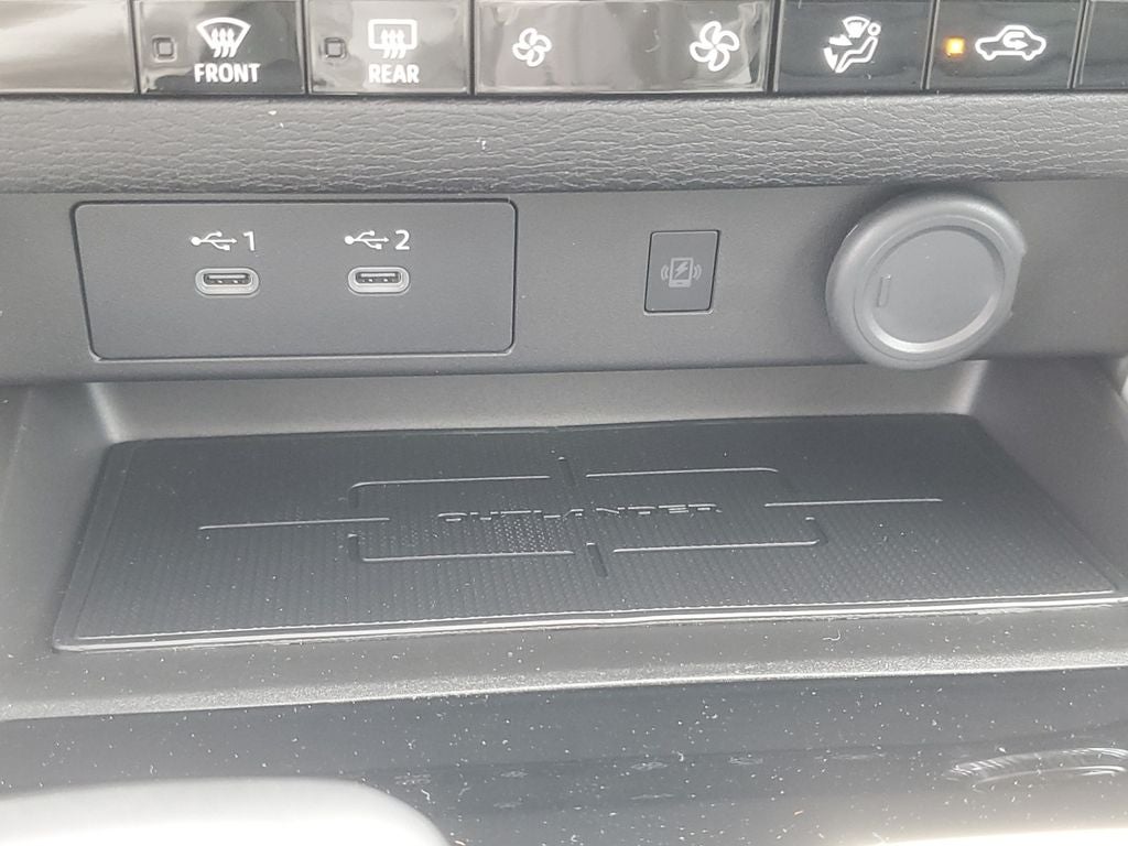 2026 Mitsubishi Outlander SE