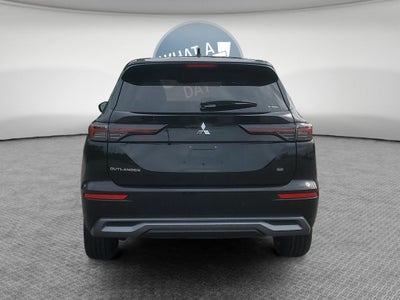 2026 Mitsubishi Outlander SE