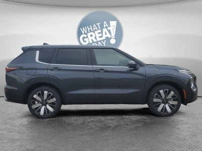 2026 Mitsubishi Outlander SE