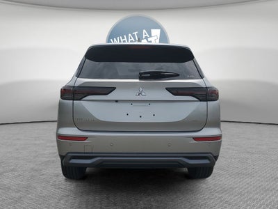 2026 Mitsubishi Outlander SE