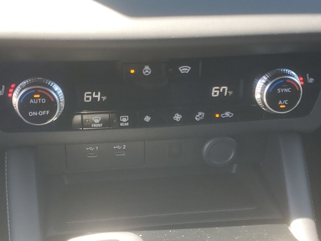 2026 Mitsubishi Outlander LE