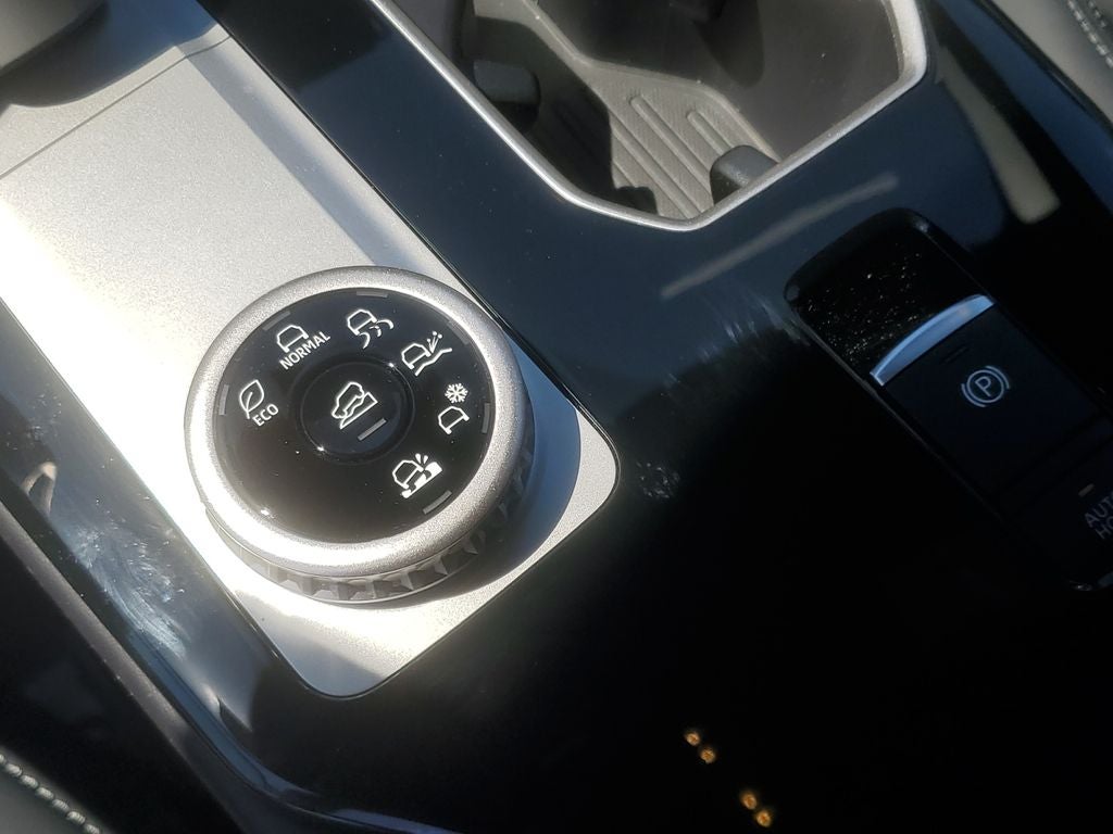2026 Mitsubishi Outlander LE