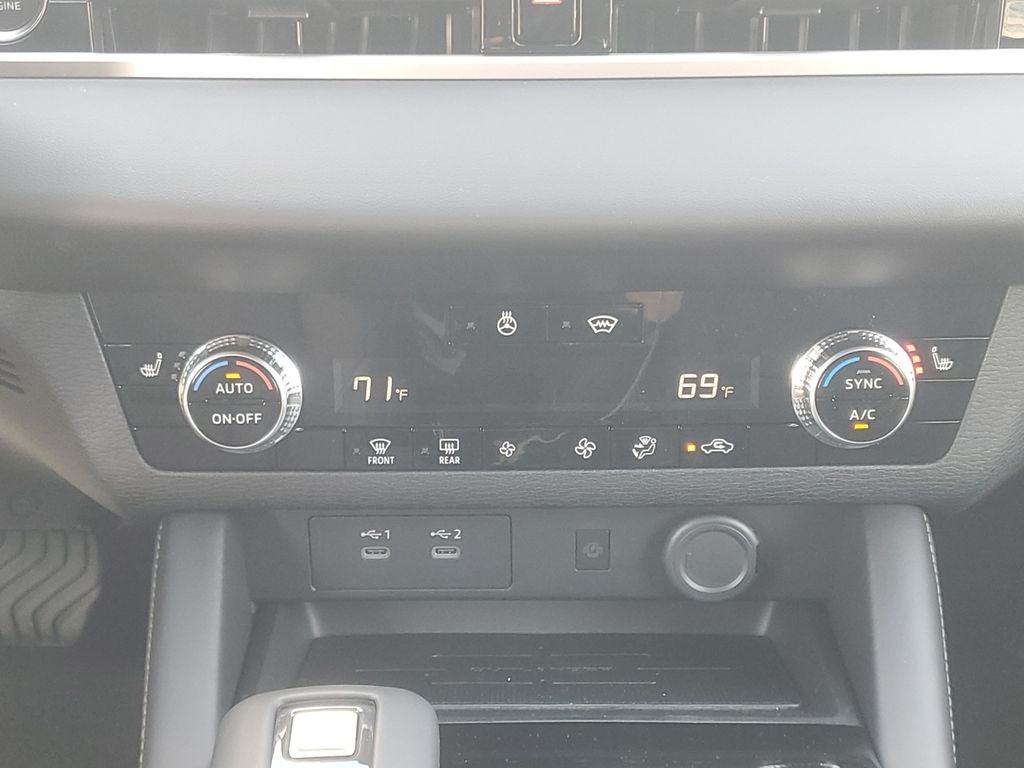 2026 Mitsubishi Outlander LE