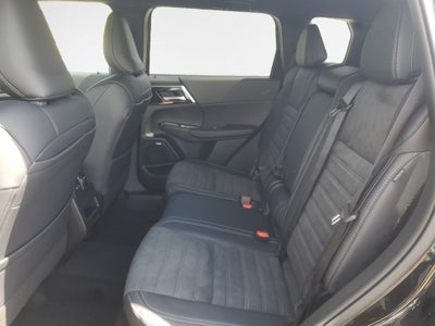 2026 Mitsubishi Outlander LE