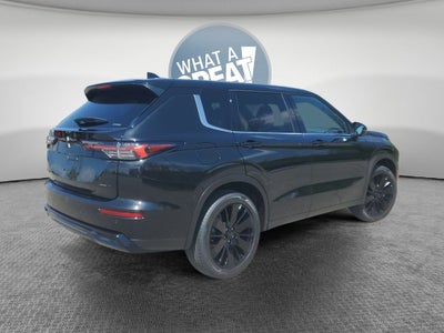 2026 Mitsubishi Outlander LE