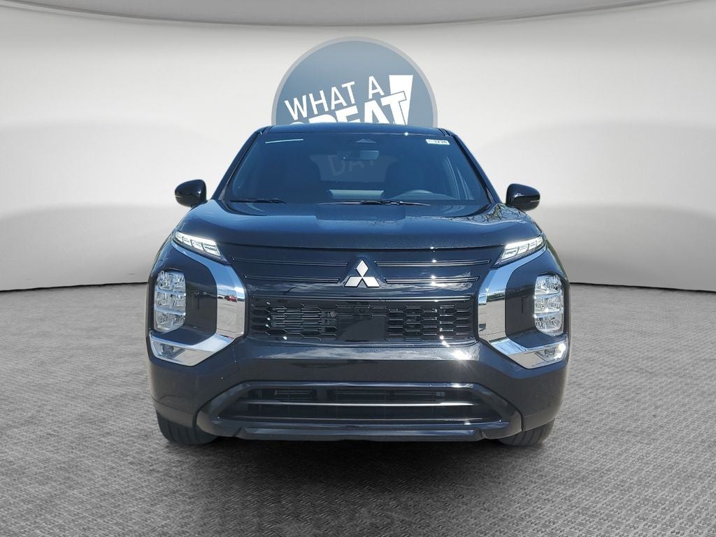 2026 Mitsubishi Outlander LE