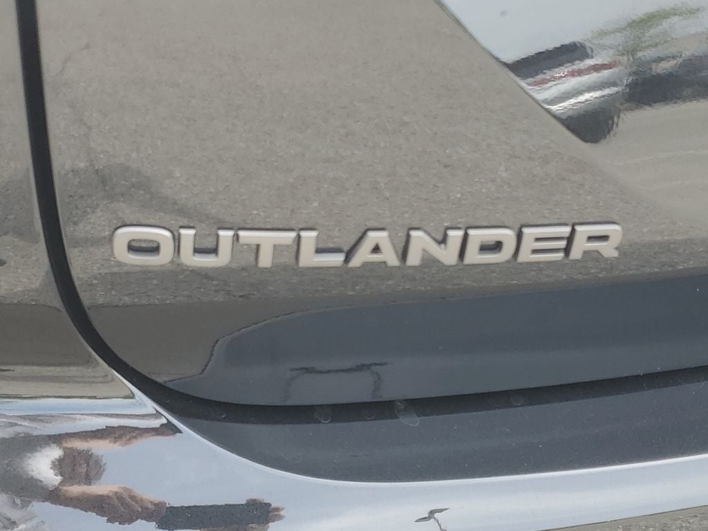 2026 Mitsubishi Outlander LE