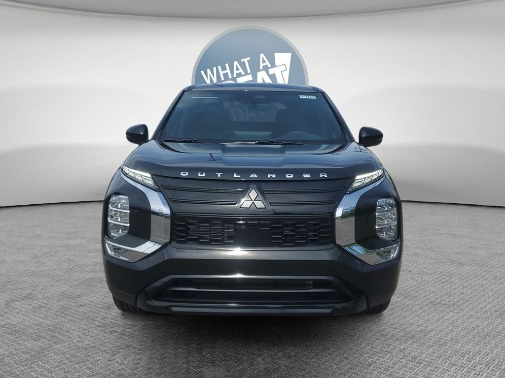 2026 Mitsubishi Outlander LE
