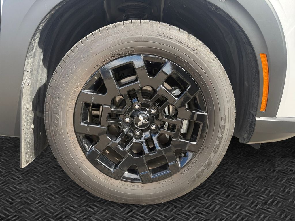 2026 Mitsubishi Outlander Base