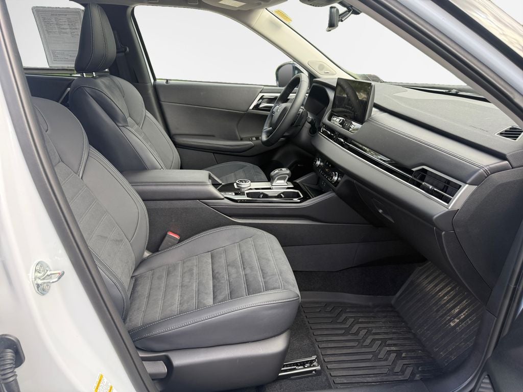 2026 Mitsubishi Outlander Base