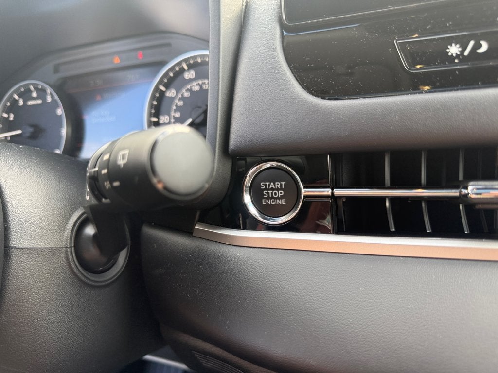 2026 Mitsubishi Outlander Base