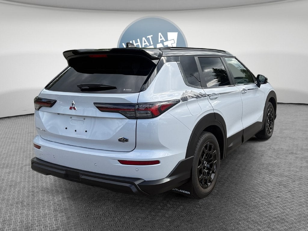 2026 Mitsubishi Outlander Base