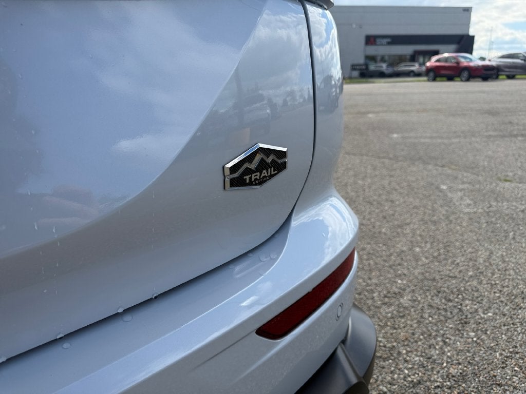 2026 Mitsubishi Outlander Base