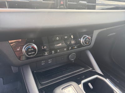 2026 Mitsubishi Outlander Base