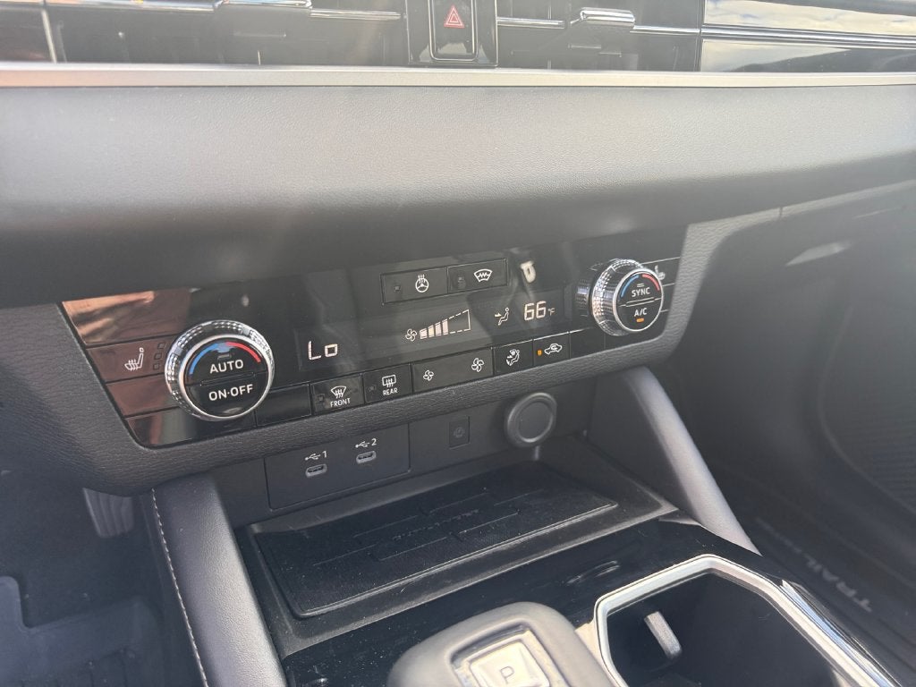2026 Mitsubishi Outlander Base
