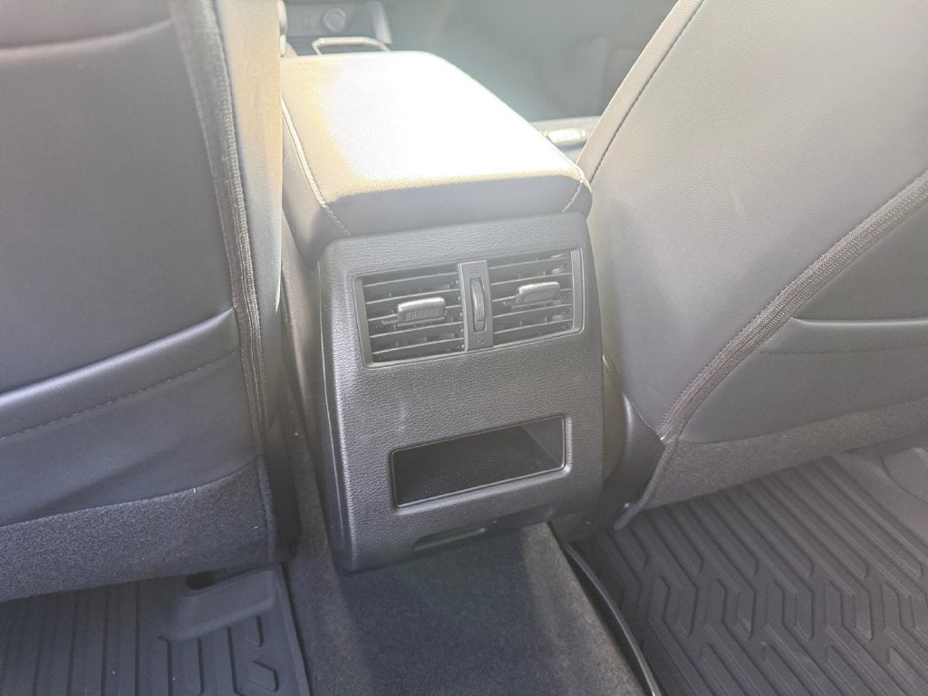 2026 Mitsubishi Outlander Base