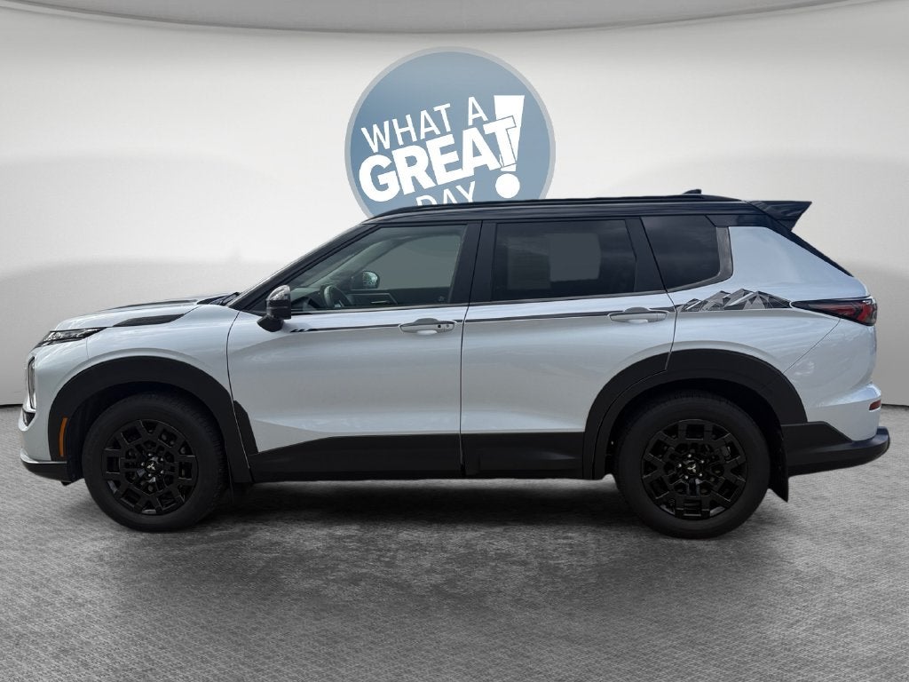 2026 Mitsubishi Outlander Base