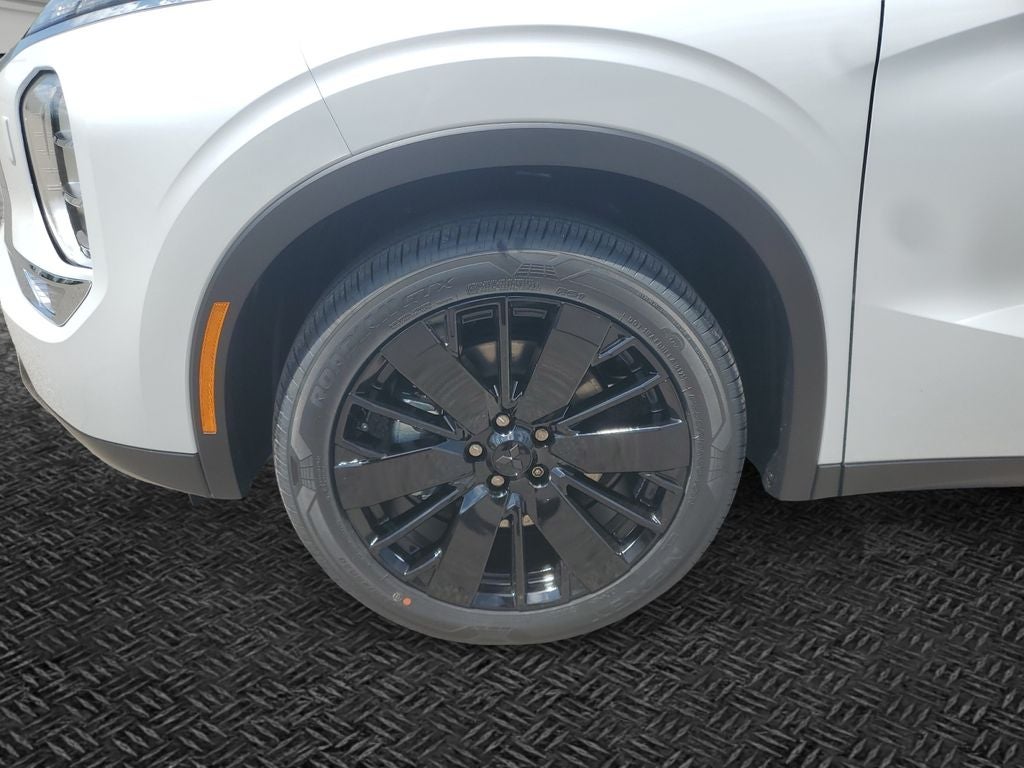 2026 Mitsubishi Outlander LE