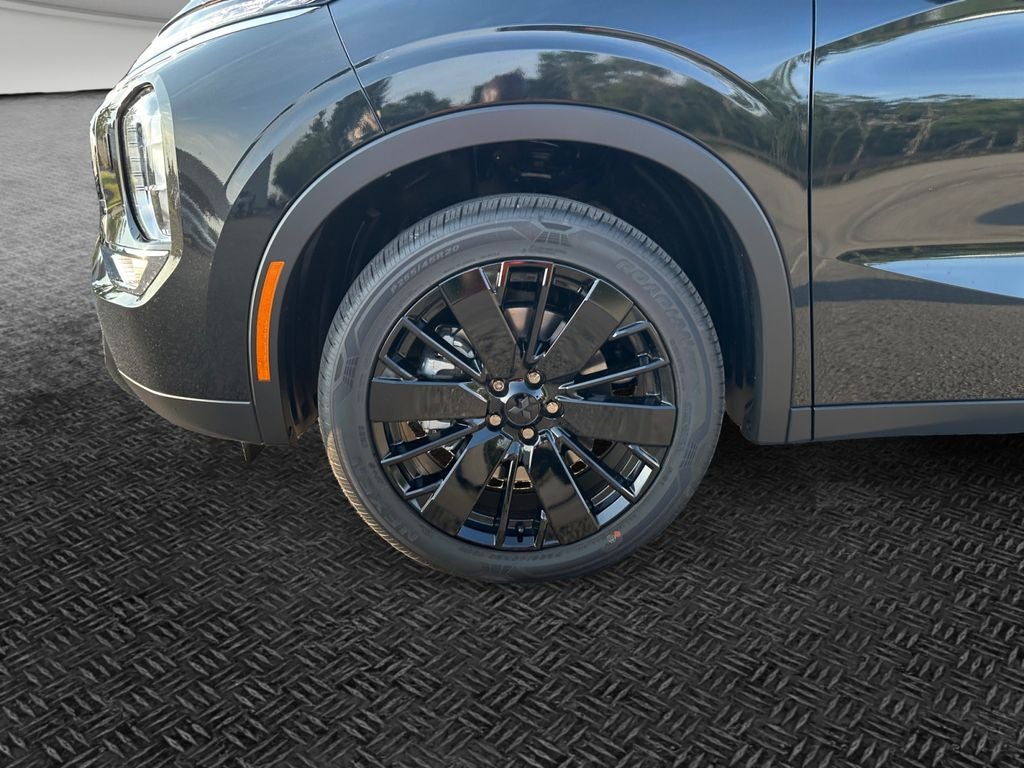 2026 Mitsubishi Outlander LE