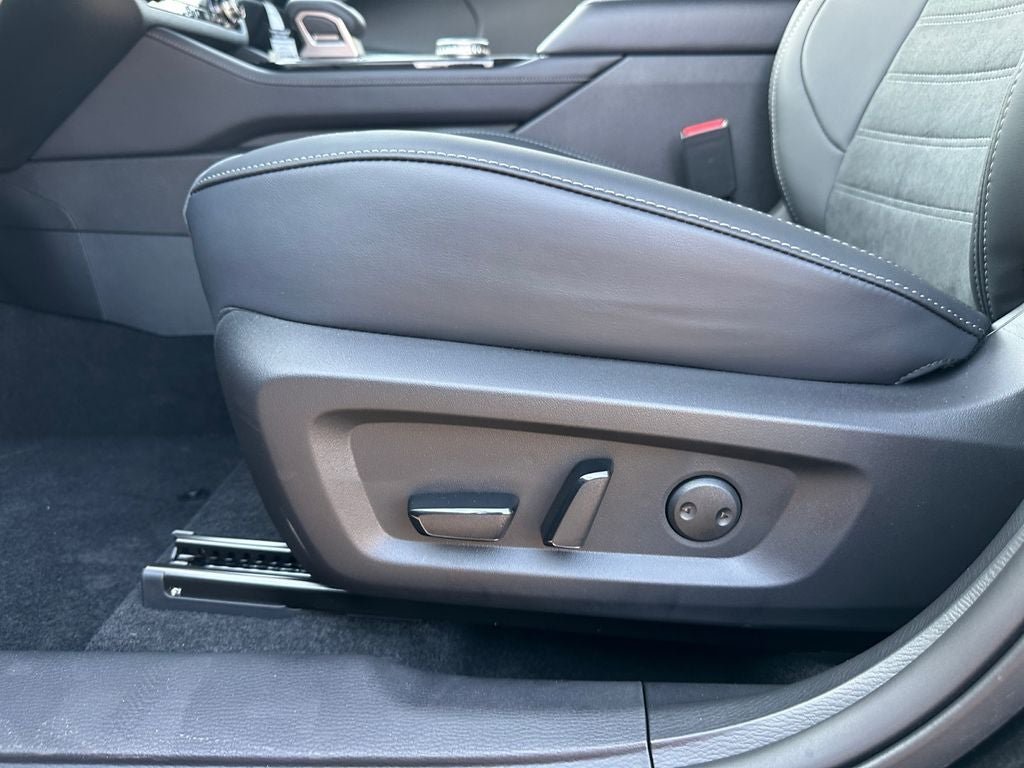 2026 Mitsubishi Outlander LE