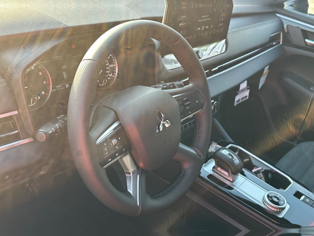 2026 Mitsubishi Outlander LE
