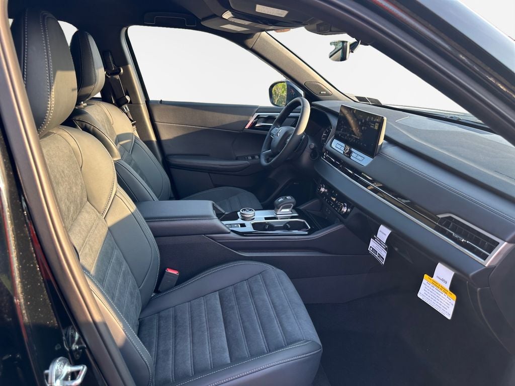 2026 Mitsubishi Outlander LE
