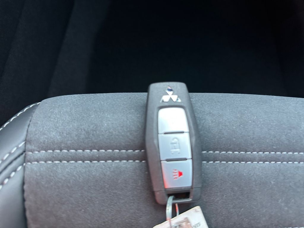 2026 Mitsubishi Outlander LE