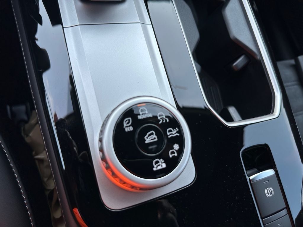 2026 Mitsubishi Outlander LE