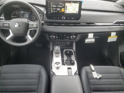 2026 Mitsubishi Outlander LE
