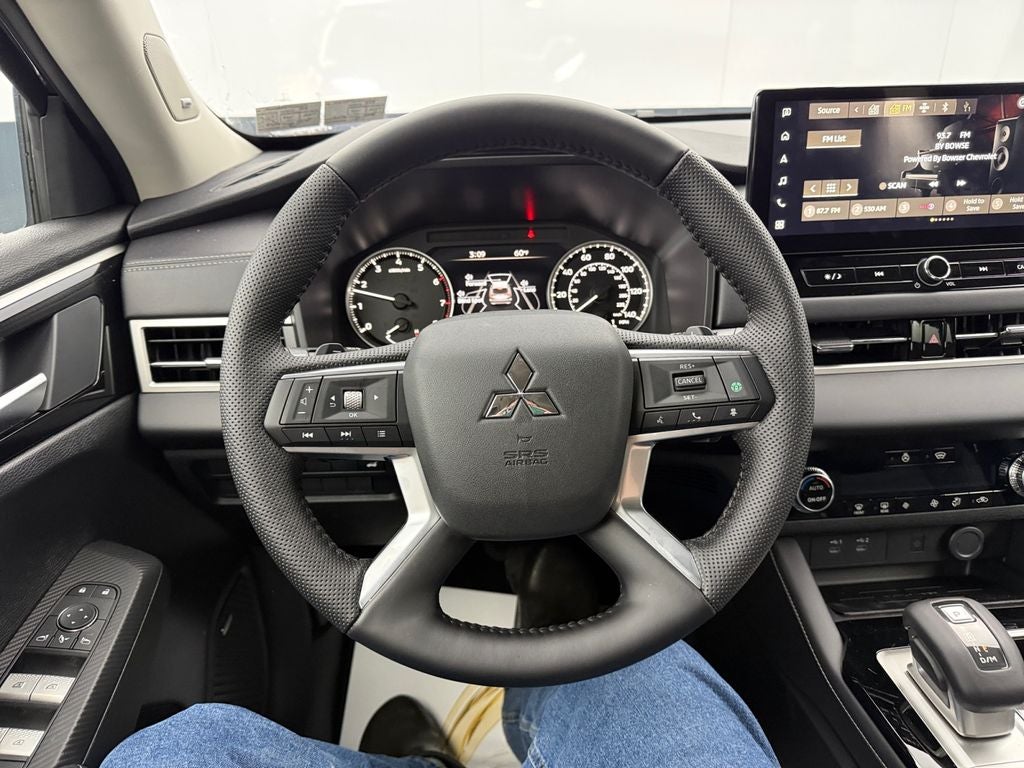 2026 Mitsubishi Outlander SE