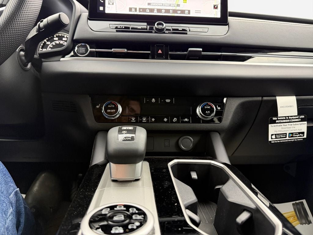 2026 Mitsubishi Outlander SE