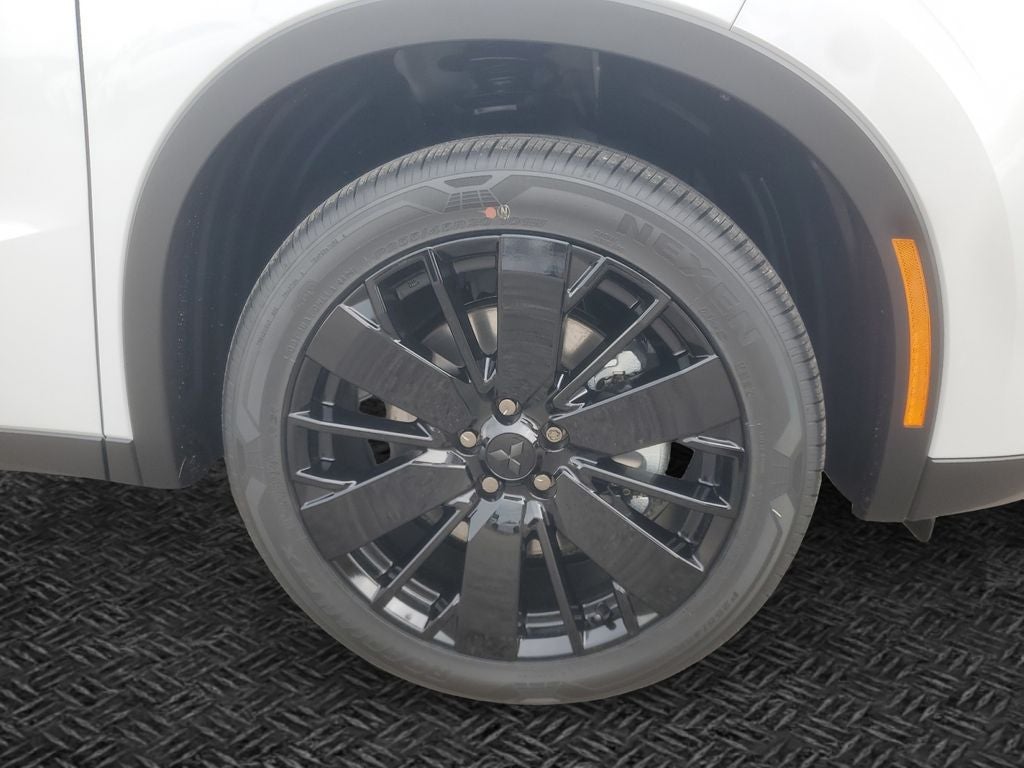 2026 Mitsubishi Outlander LE