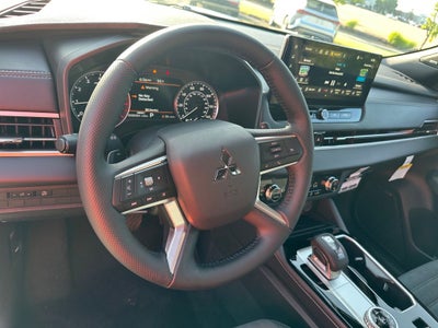 2026 Mitsubishi Outlander LE
