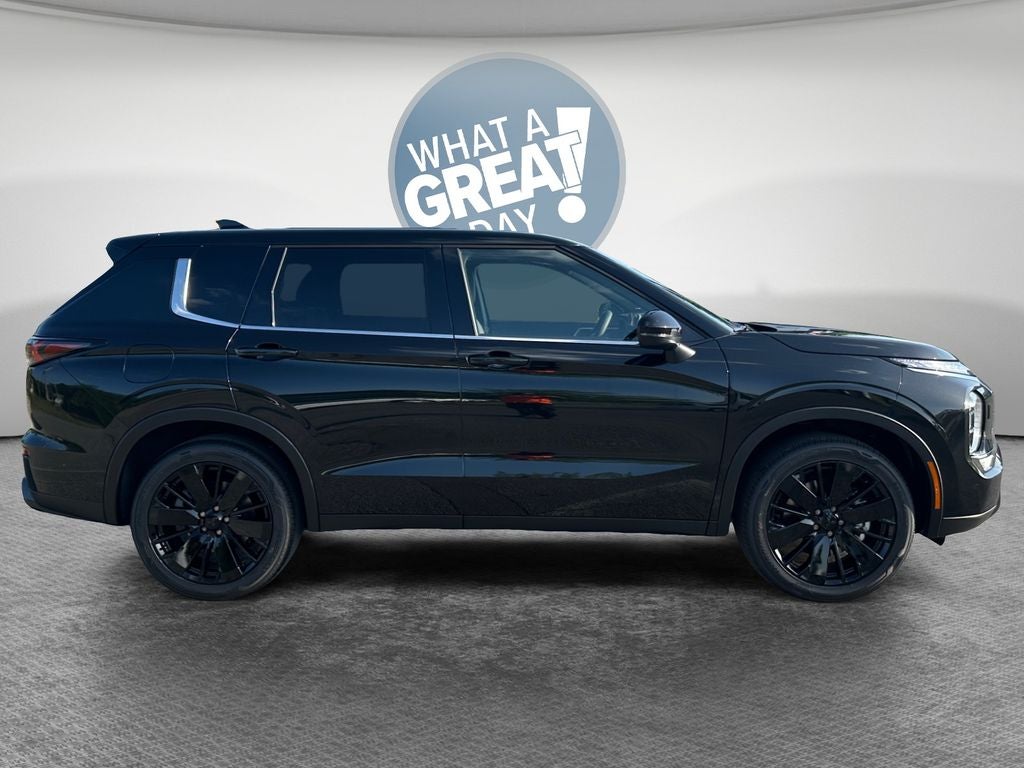 2026 Mitsubishi Outlander LE