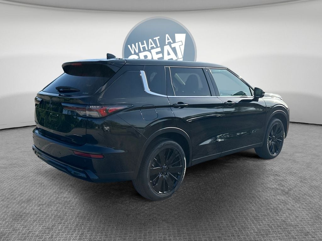 2026 Mitsubishi Outlander LE