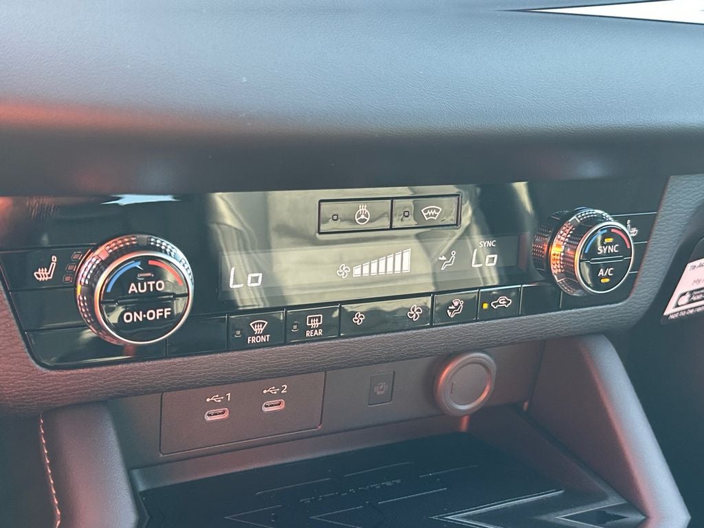 2026 Mitsubishi Outlander LE