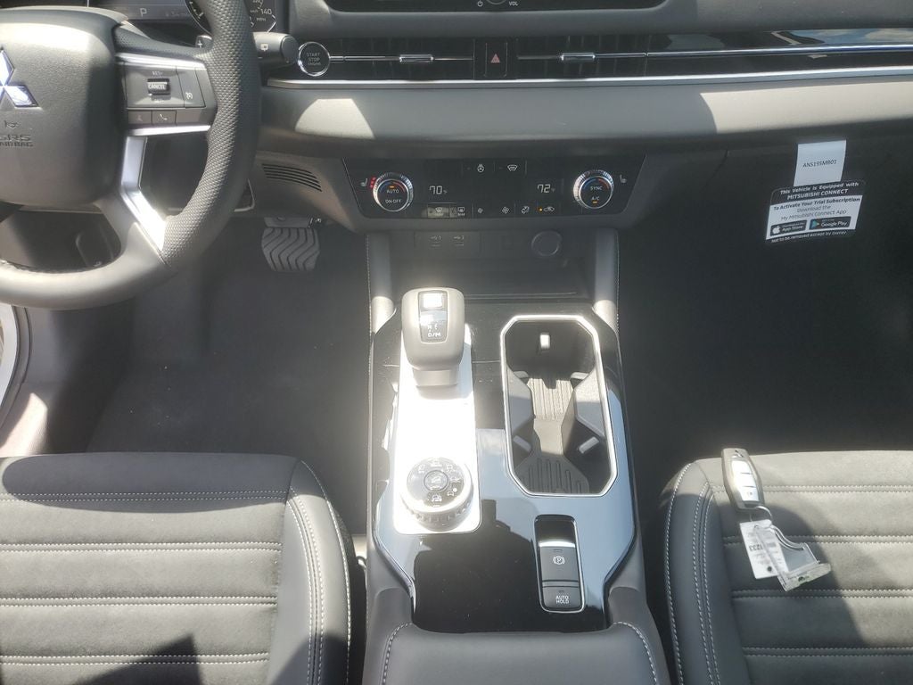 2026 Mitsubishi Outlander LE