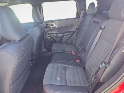 2026 Mitsubishi Outlander LE