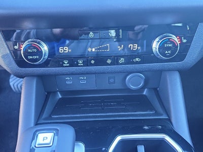 2026 Mitsubishi Outlander LE