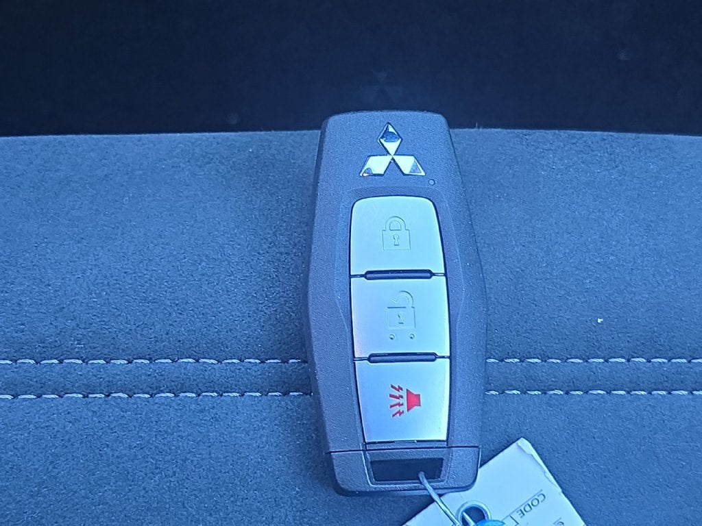 2026 Mitsubishi Outlander LE