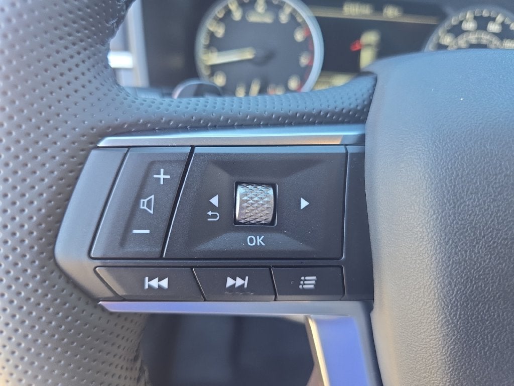 2026 Mitsubishi Outlander LE