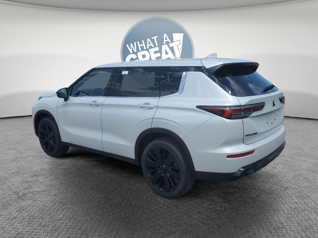 2026 Mitsubishi Outlander LE