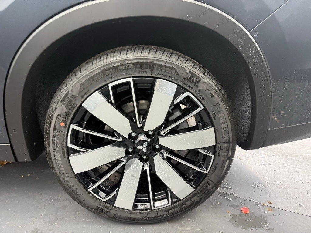 2025 Mitsubishi Outlander SEL