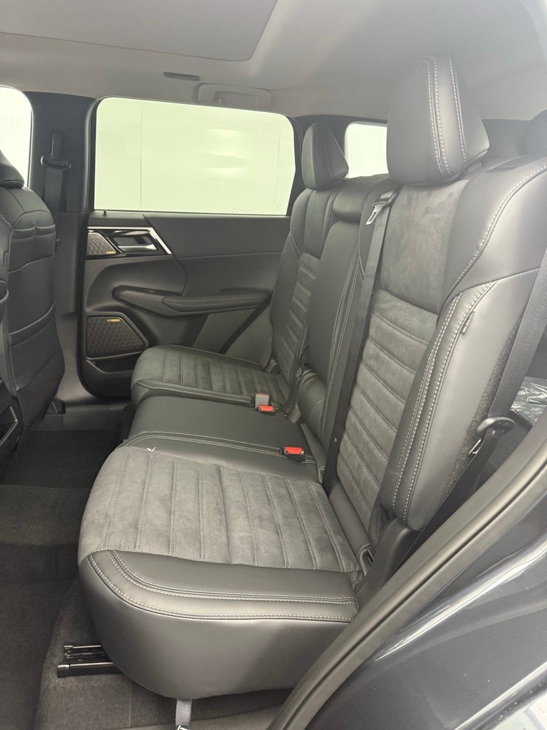 2025 Mitsubishi Outlander SEL