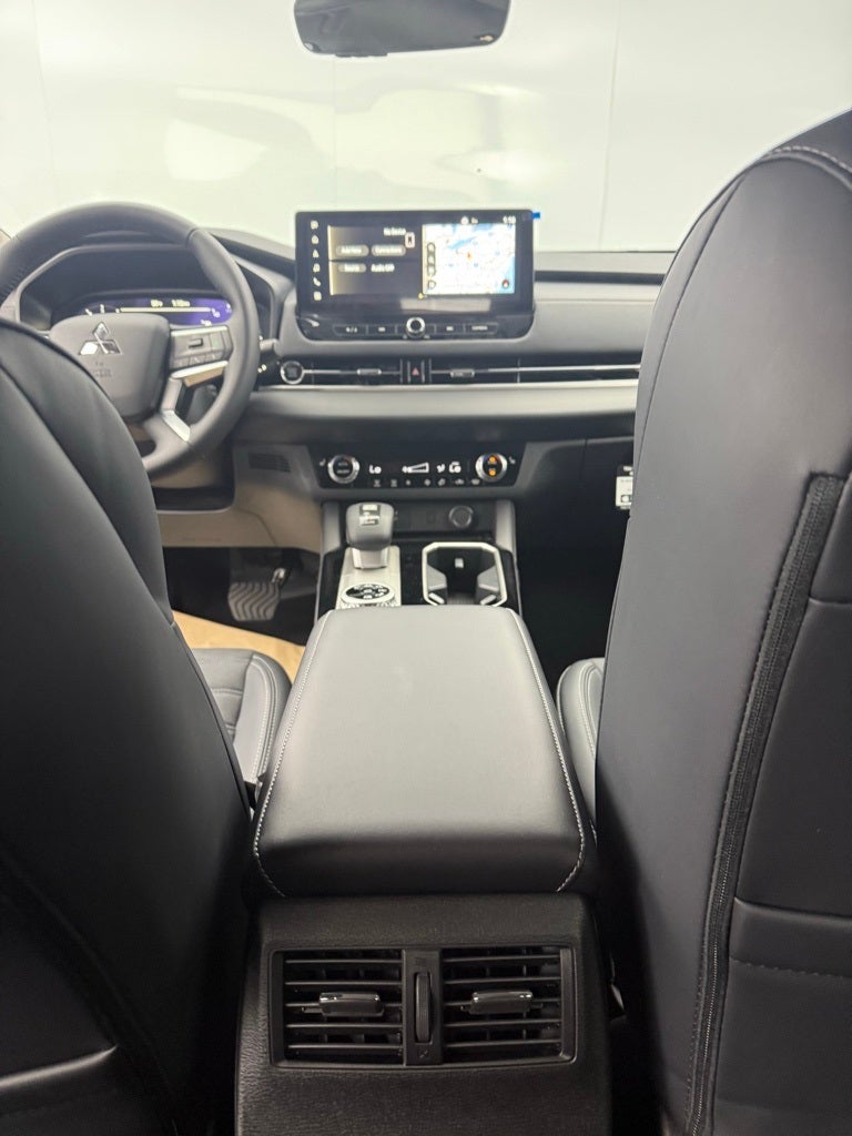 2025 Mitsubishi Outlander SEL