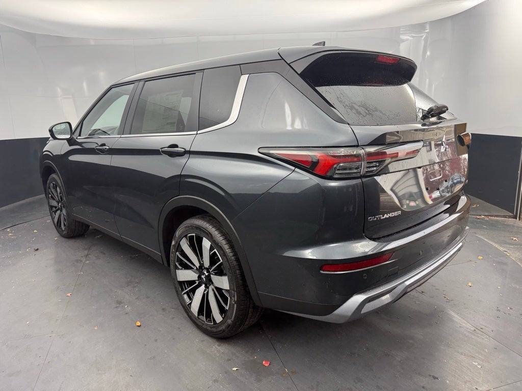 2025 Mitsubishi Outlander SEL
