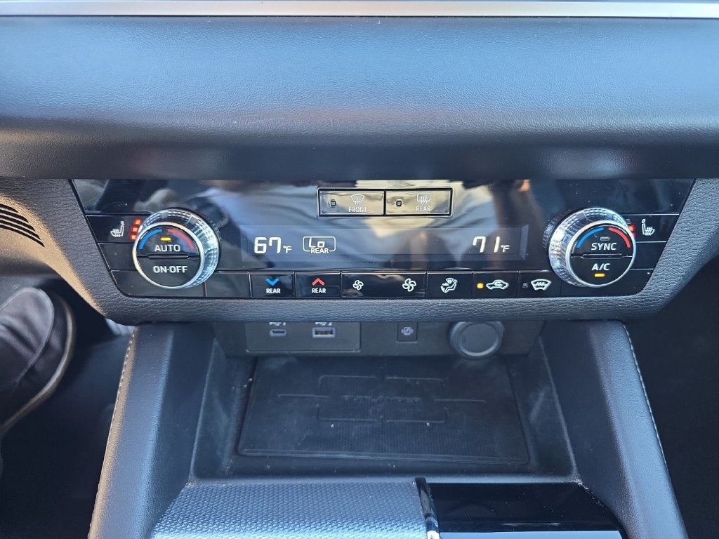 2024 Mitsubishi Outlander SEL
